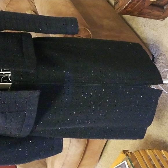 Gorgeous dark navy Harve Benard evening collection suit - Picture 9 of 10